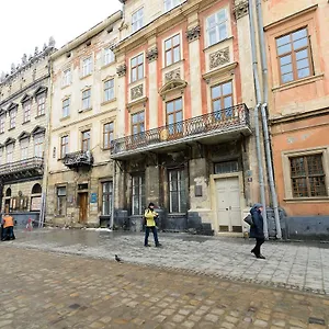 https://vip-lviv-79000.hotelslviv.net